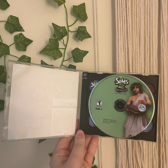 The Sims 2 University (PC, Used, Very Good Condition!) - Picture 2 of 4
